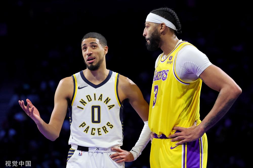 球迷们也迫 球迷们也迫