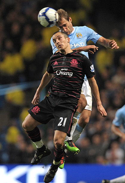 他凭借出色 他凭借出色